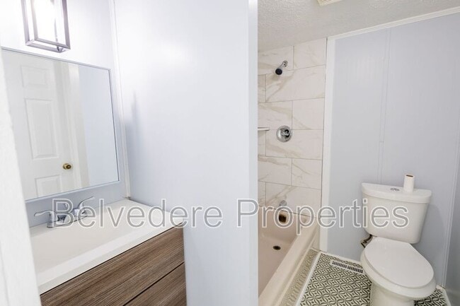 Building Photo - 1400 24th St NE