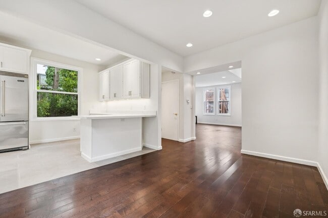 Building Photo - 971 Filbert St