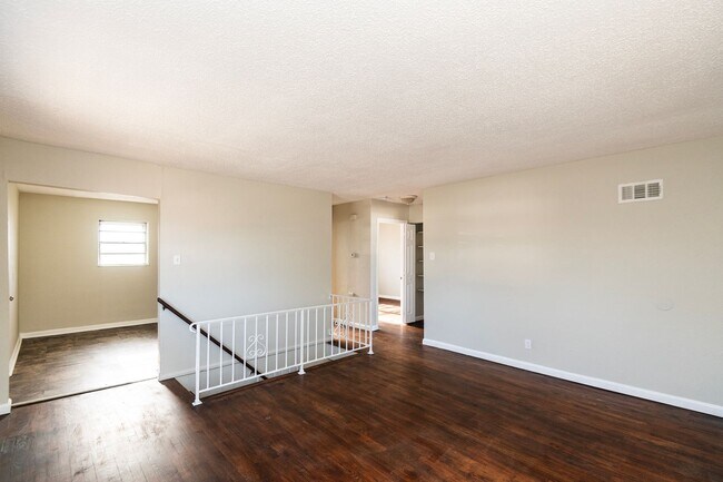 Building Photo - 8318-8320 Wabash Ave