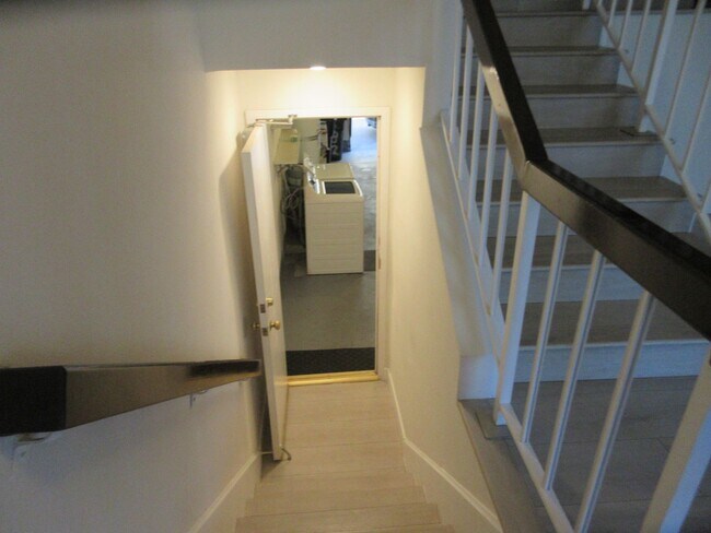 Building Photo - Duggan Property Management, Inc presents this 3BR +2.5 bath in Encino Village Townhomes