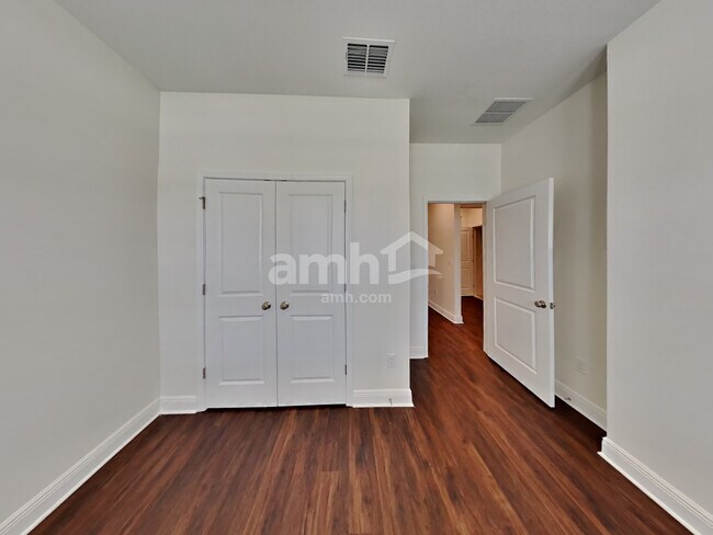 Building Photo - 27518 St Andrews Ave