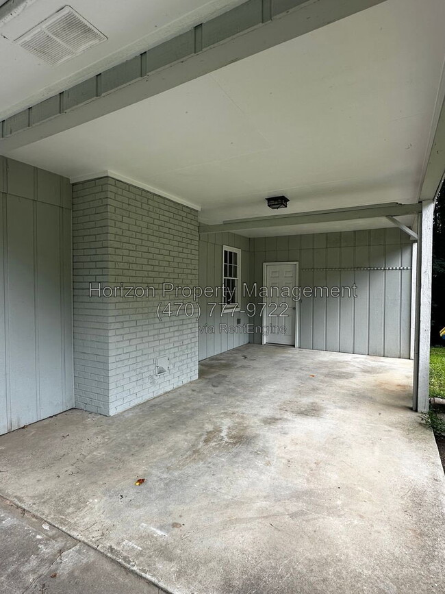 Building Photo - 4014 White Oak Ct NW