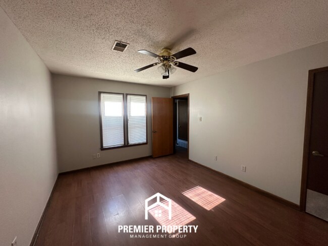Building Photo - 1501 Timber Line Cove