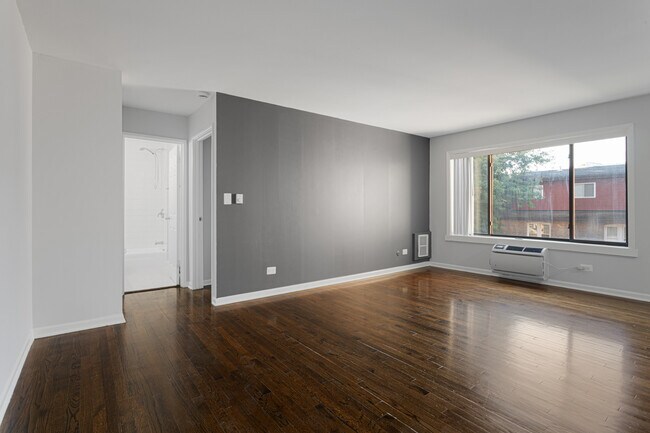 Building Photo - 7545 N Winchester Ave