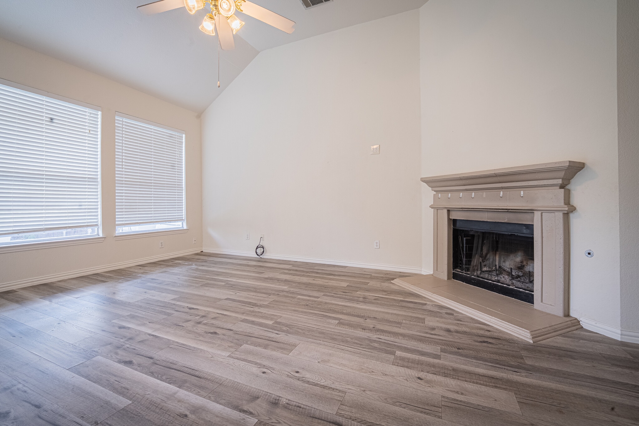 Building Photo - 4522 Oak Shores Dr