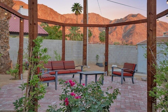Building Photo - 52123 Avenida Diaz