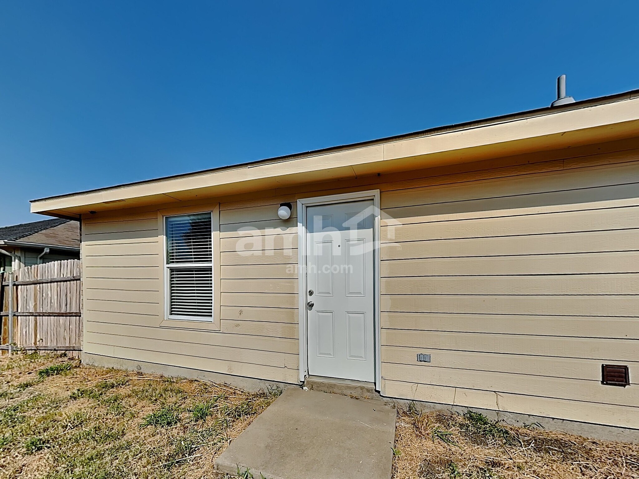 Building Photo - 2509 Margaret Ln