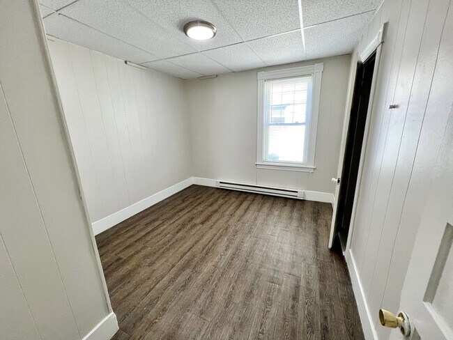Building Photo - 414 Cambridge St