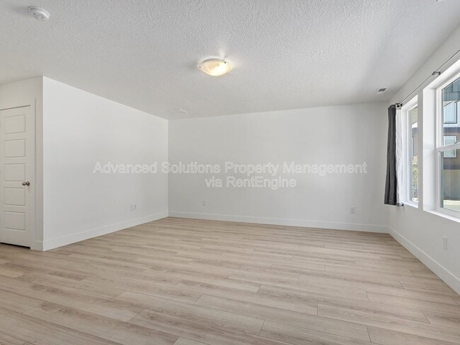 Building Photo - 142 Amboise Ct