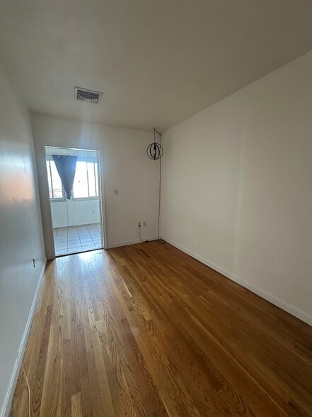 Building Photo - 238 Hanover St