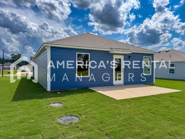 Building Photo - Home for Rent in Tuscaloosa, AL!! Available to View with 48 Hours Notice!