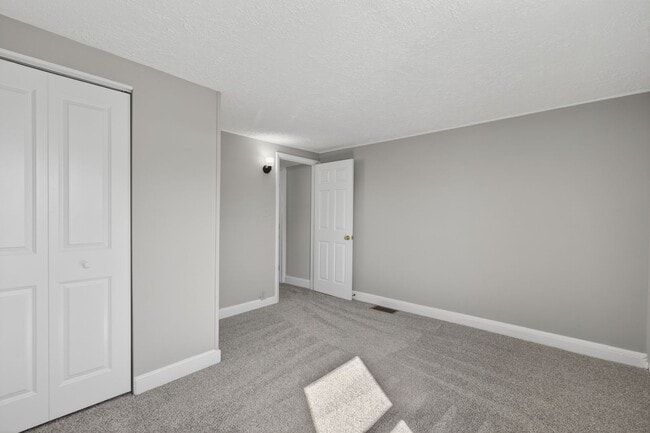 Building Photo - 2 Bedroom in New Castle