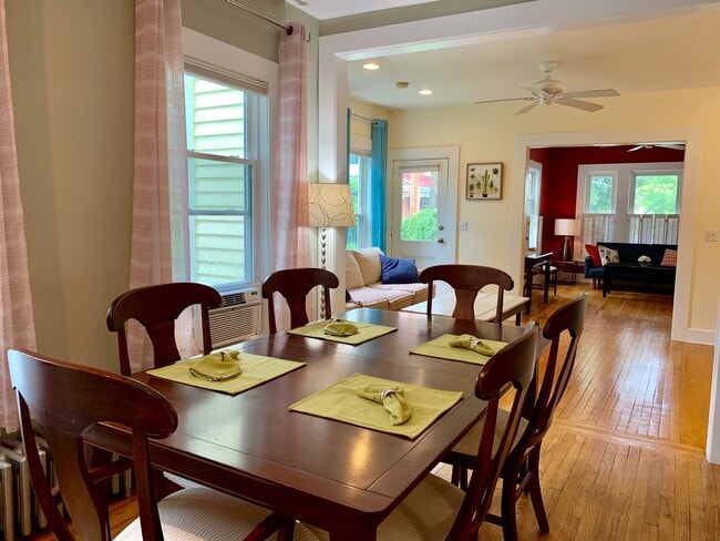 Building Photo - 299 Nelson Ave