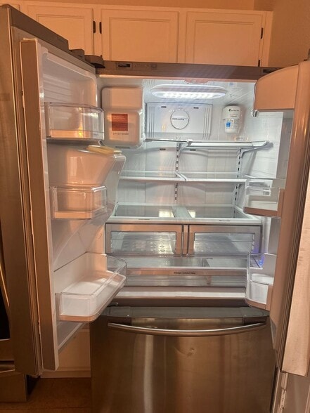 Building Photo - 5829 Stanhope Rd