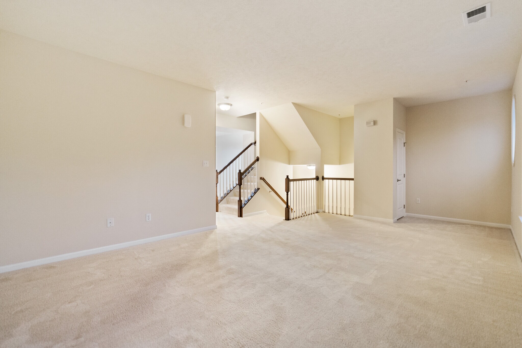 Building Photo - 8042 Hinsdale Ln