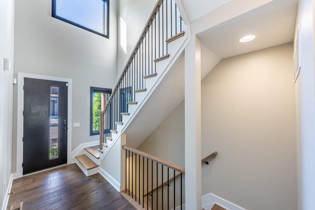 Building Photo - 856 BELLE Rdg Lp