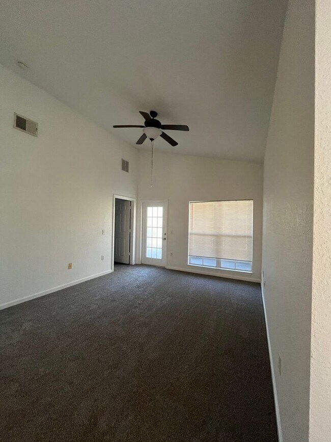 Building Photo - Townhomes at Wexford