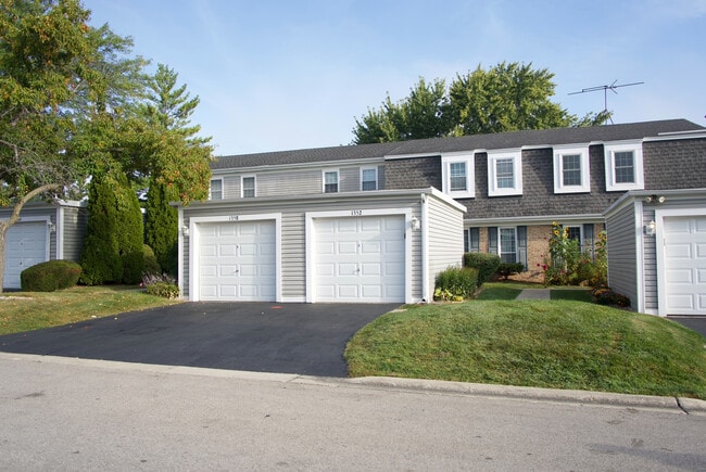 Primary Photo - 1352 Oxford Cir