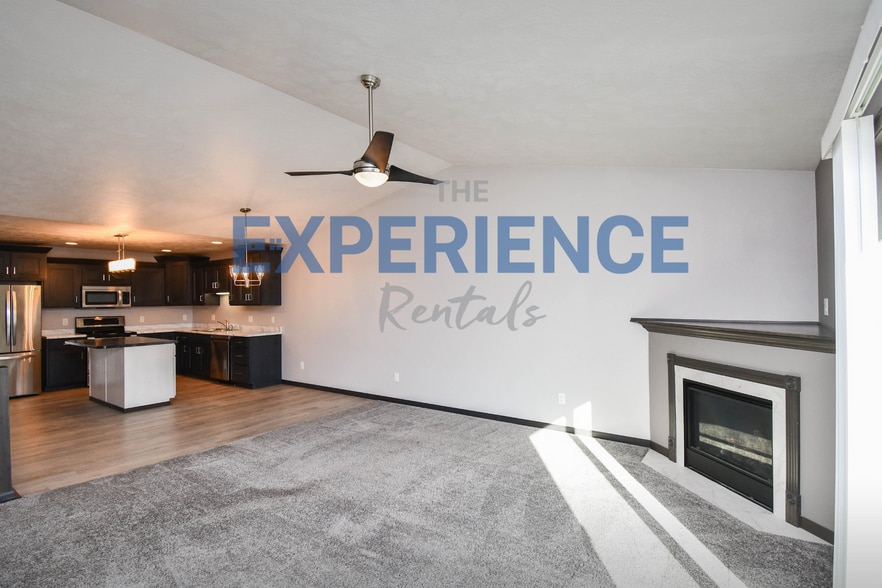 Building Photo - 3501 S Outfield Cir