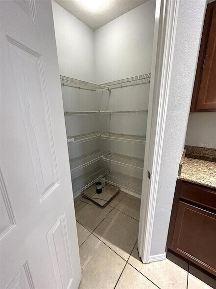 Building Photo - 4714 Chatterton Way