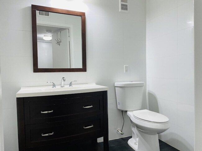 Building Photo - 2405 NW 33rd St