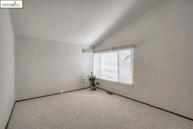Building Photo - 4973 Ridgeview Dr