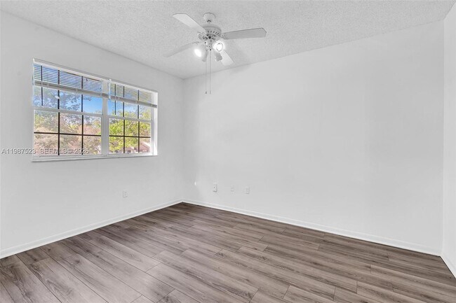 Building Photo - 1701 NW 96th Terrace