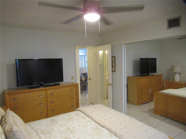 Building Photo - 2468 Florentine Way