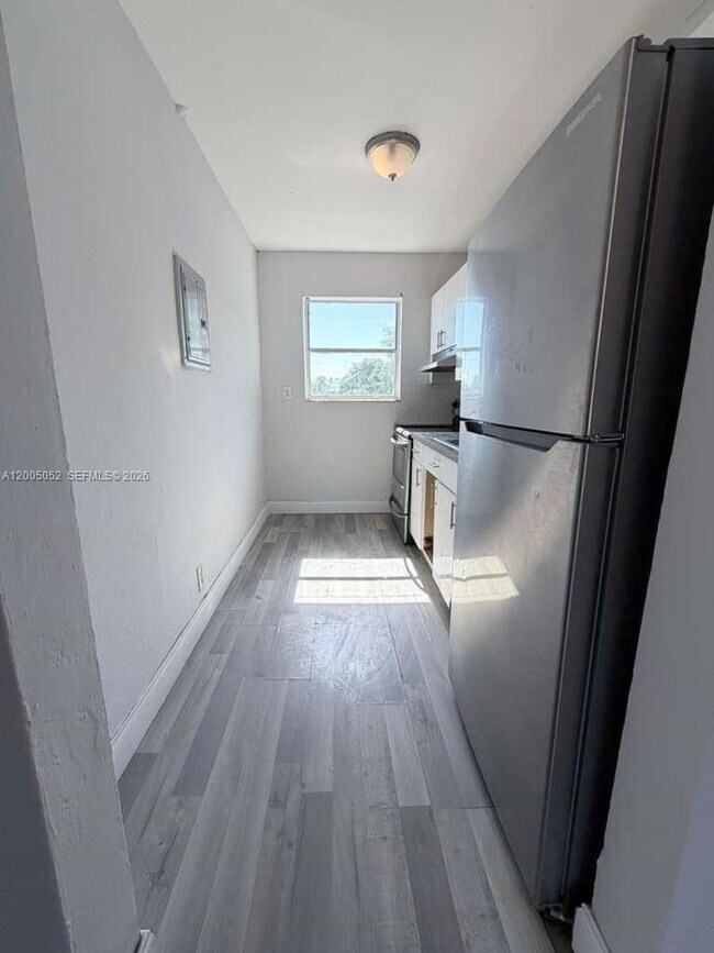 Building Photo - 1761 Ali Baba Ave