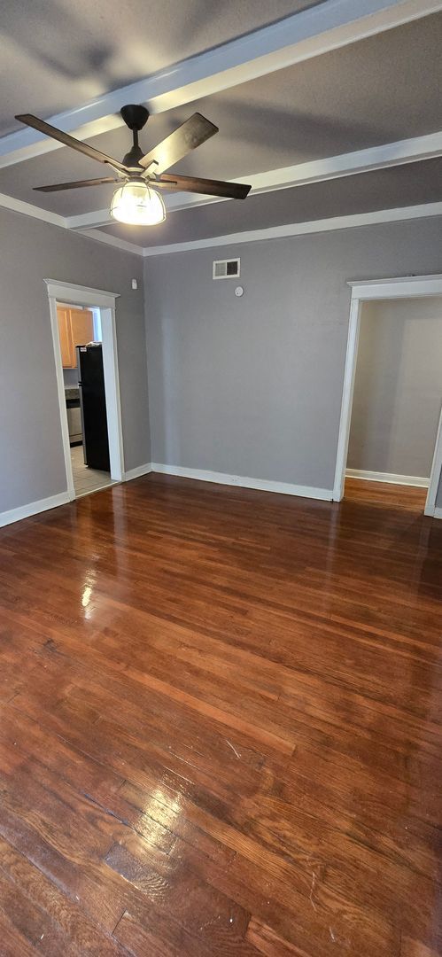 Building Photo - Spacious Two Bedroom Condo in the Barwick-Large Kitchen-Renovated Bathroom