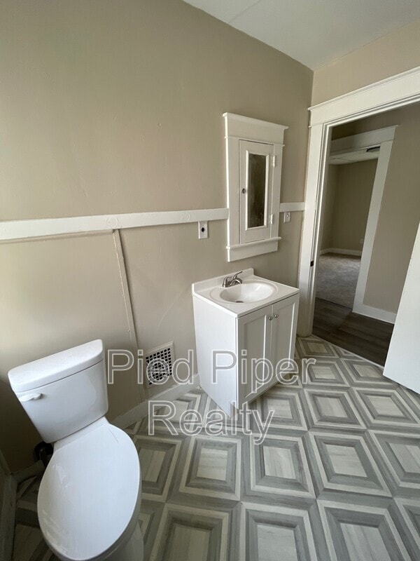 Building Photo - 1254 S Chicago Ave