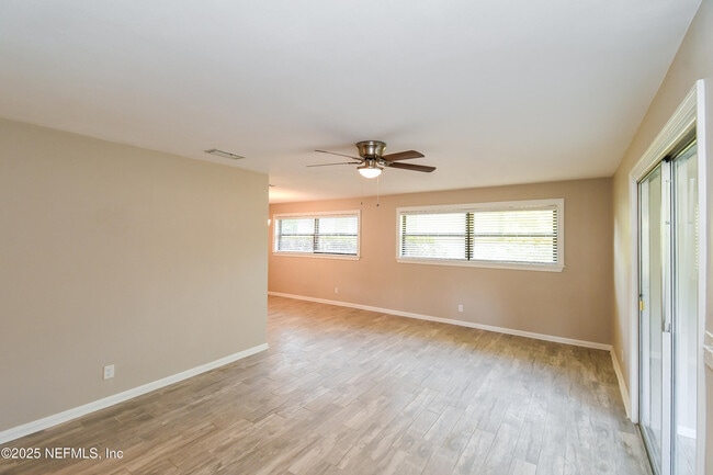 Building Photo - 5011 Bedford Forest Dr
