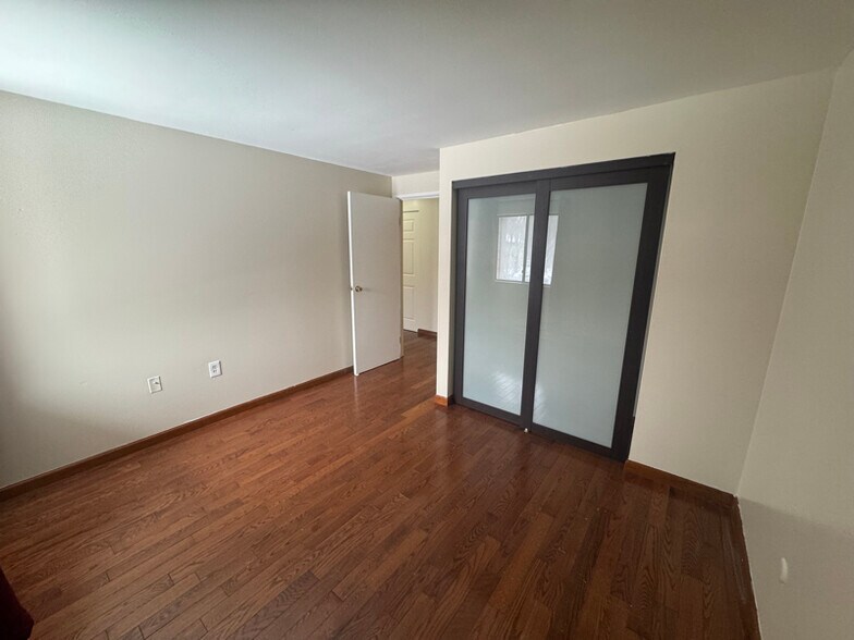 Building Photo - 126 Watertree Dr