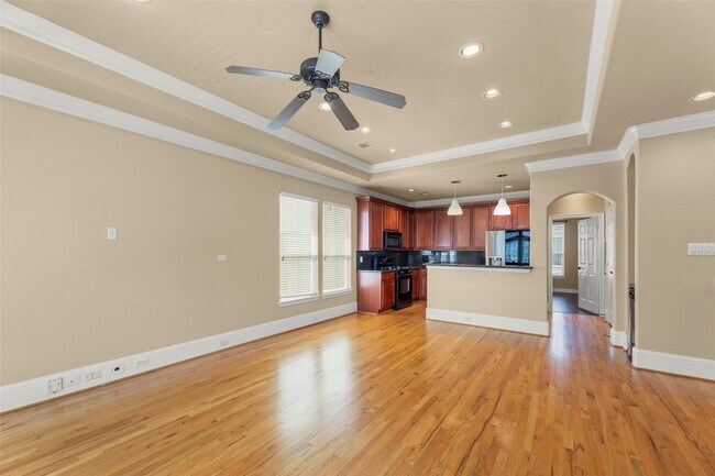 Building Photo - 1716 Aden Dr