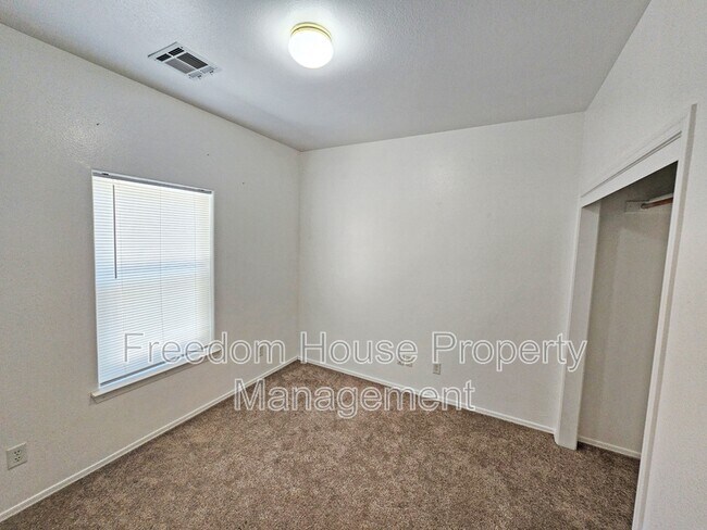 Building Photo - 530 Bourbon St