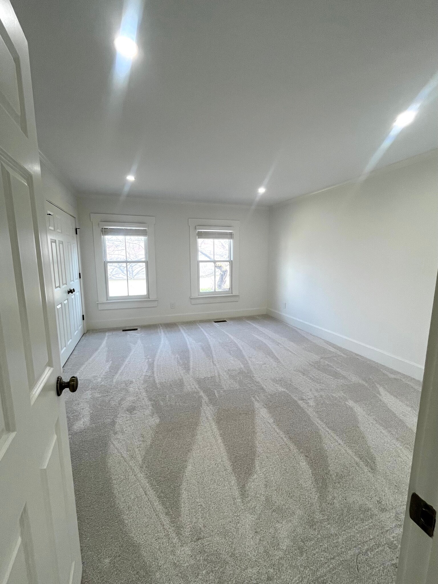 Building Photo - 672 Mohawk St