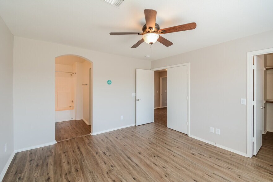 Building Photo - 6517 W West Wind Dr