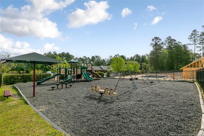 Building Photo - 642 Regimental Dr