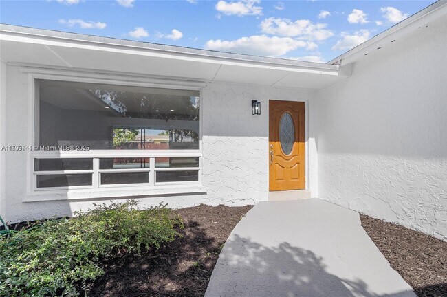 Primary Photo - 7773 Coral Blvd