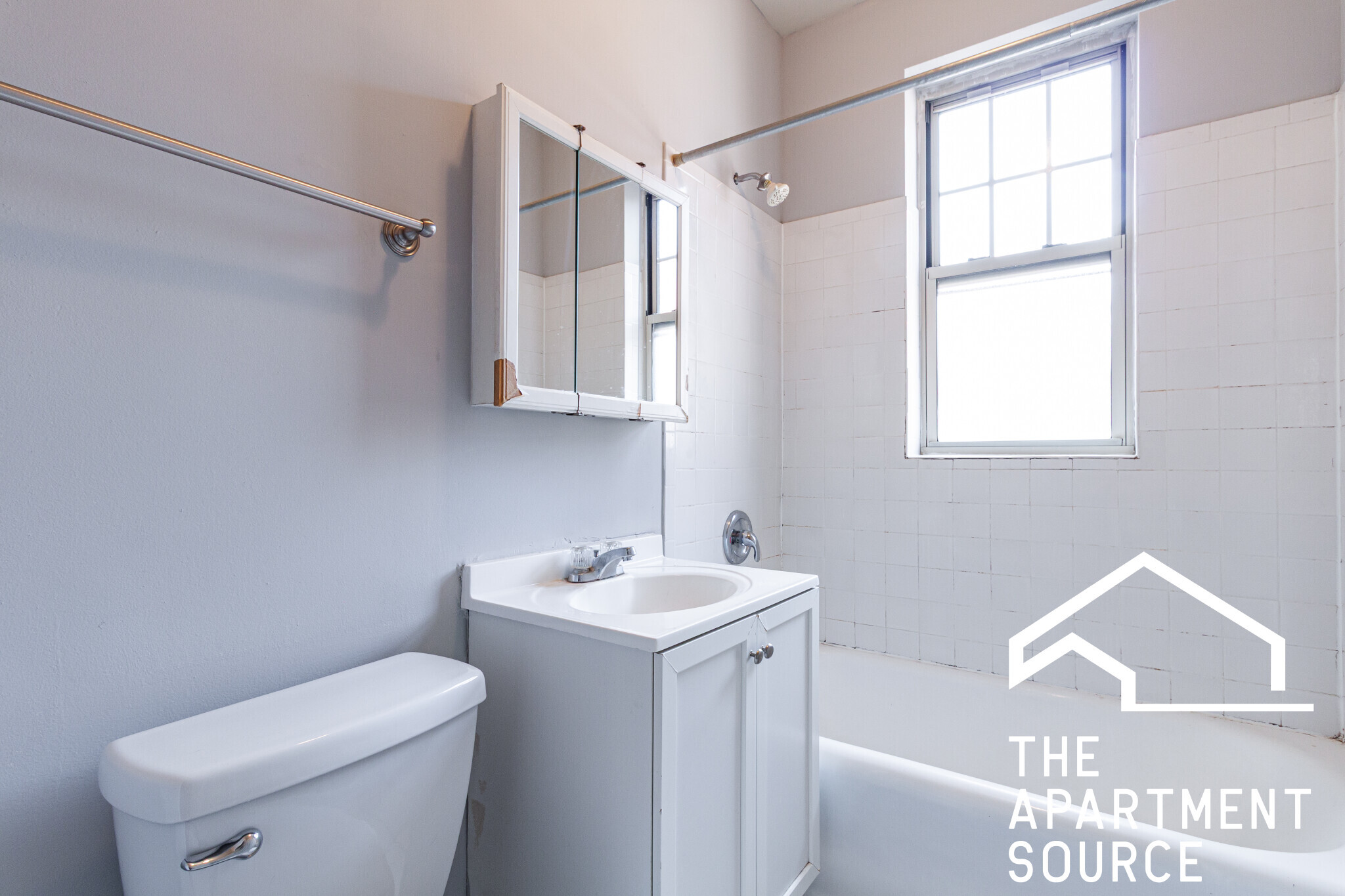 Building Photo - 561 W Aldine Ave