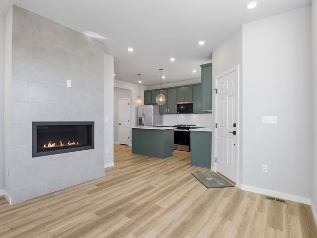 Building Photo - Brand New 3-Bed, 2.5-Bath Home in North Fo...