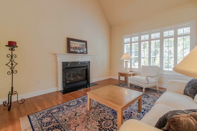 Building Photo - SHORT TERM - FURNISHED OR UNFURNISHED - SINGLE FAMILY - RBYCC