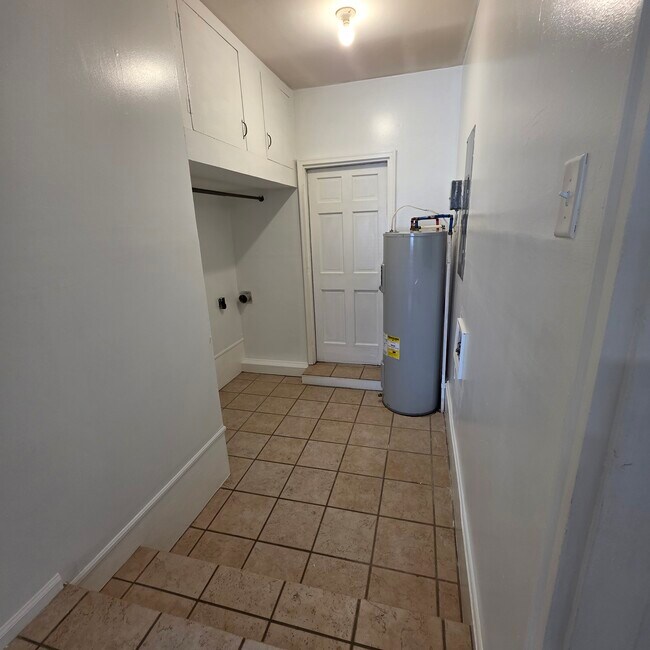 Building Photo - 2625 Partridge Dr