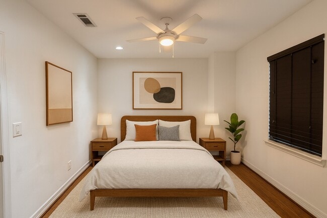 Building Photo - 208 E 38th St