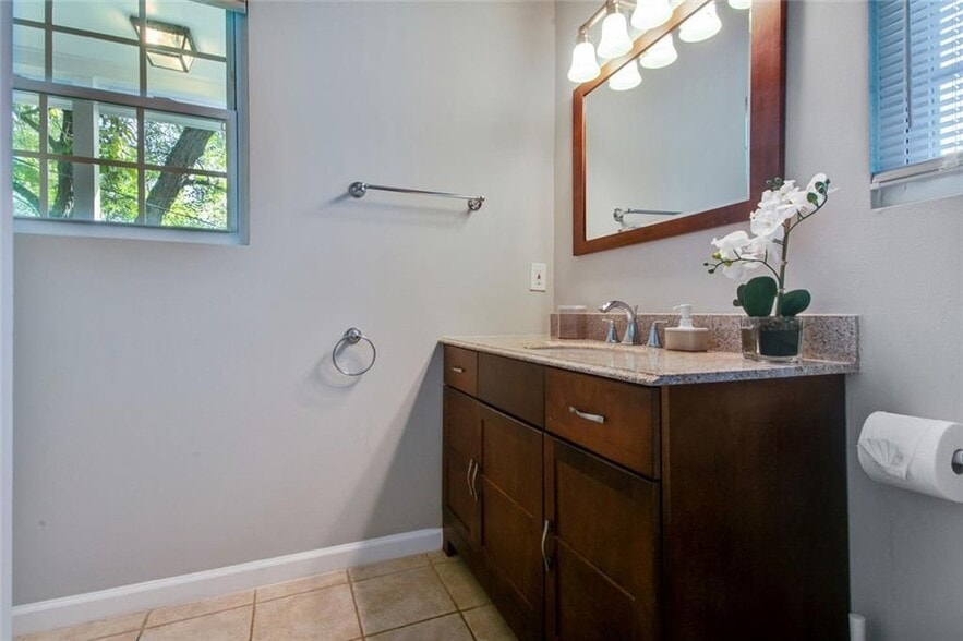 Building Photo - 99 Ericson St SE