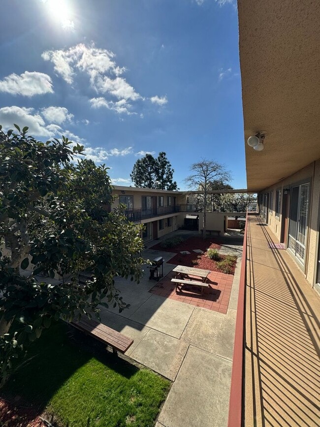 Building Photo - 7414 Mesa College Dr