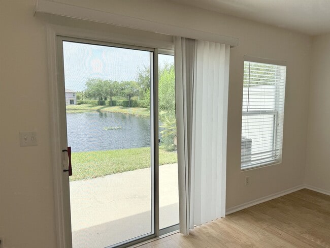 Building Photo - 728 Cabernet Pl