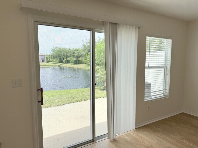 Building Photo - 728 Cabernet Pl