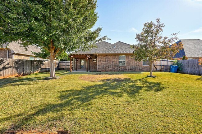 Building Photo - 2101 Kendal Ct