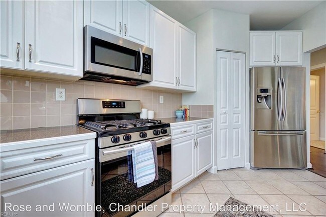 Building Photo - 2 br, 2.5 bath House - 301 Brooke Ave #103